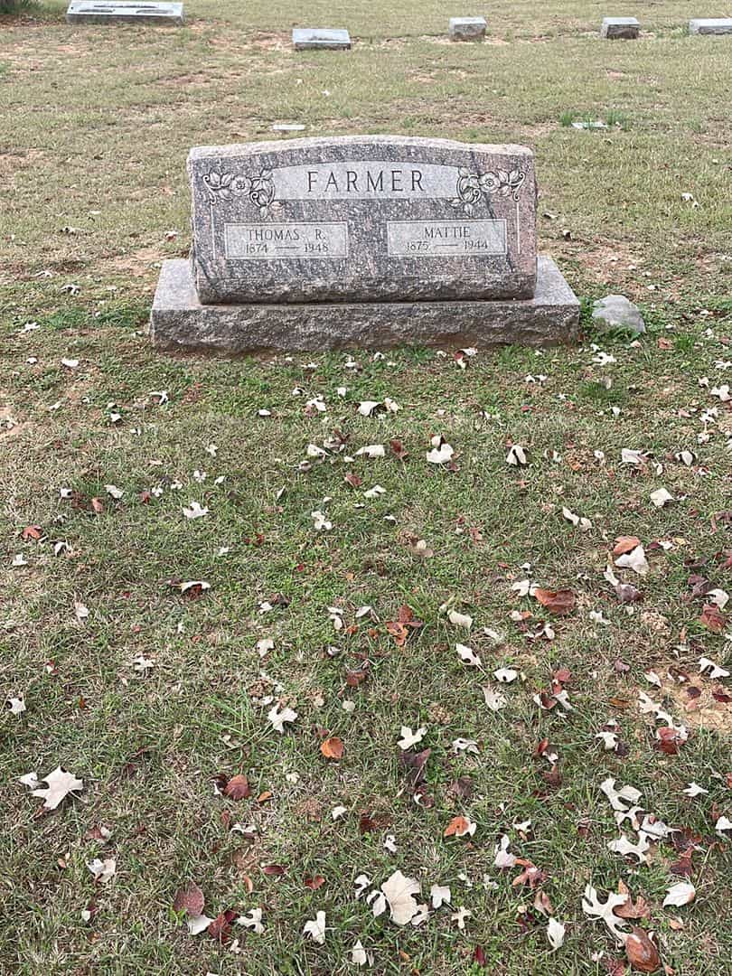 Mattie Farmer's grave. Photo 2
