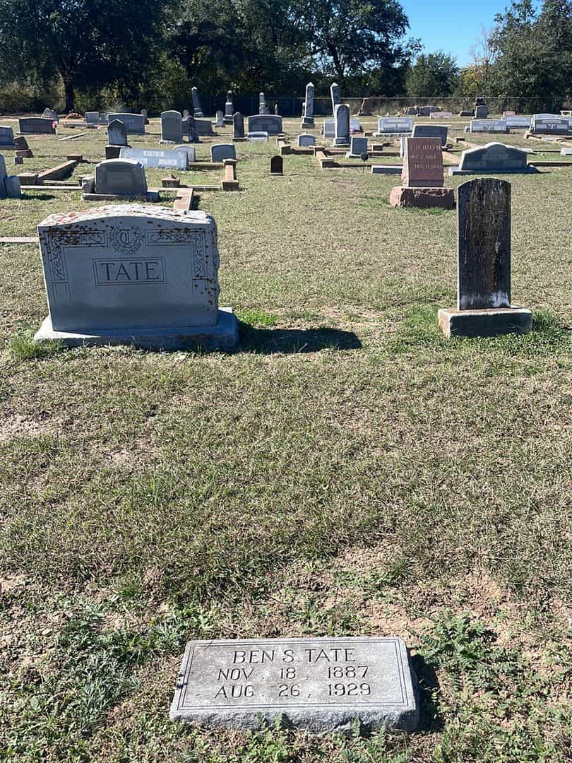Ben S. Tate's grave. Photo 2
