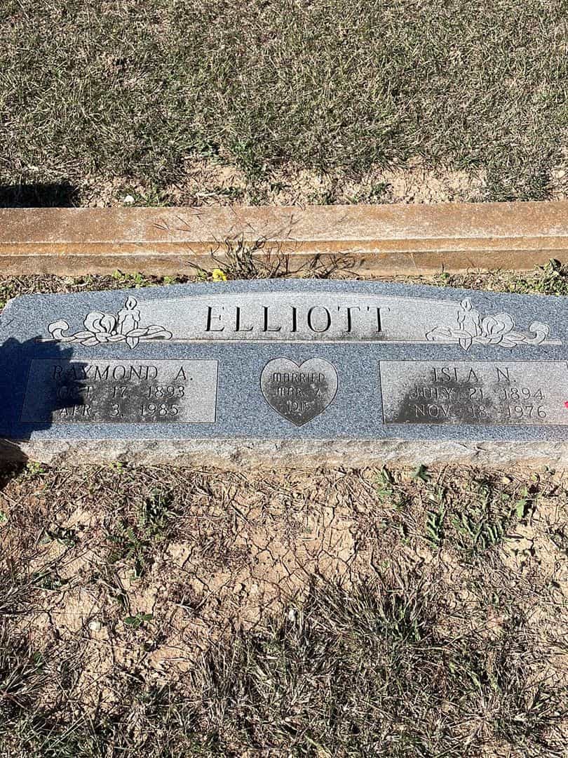 Isla N. Elliott's grave. Photo 3