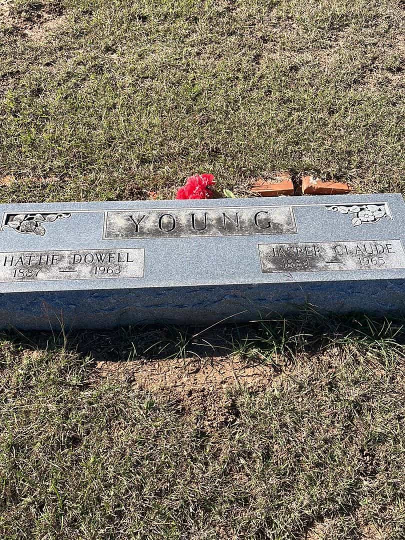 Jasper Claud Young's grave. Photo 1