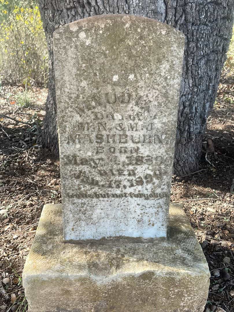 Maudia Mashburn's grave. Photo 1