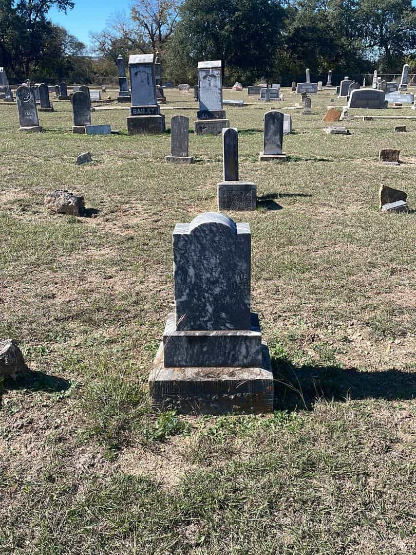 Pearl Ranne's grave. Photo 2