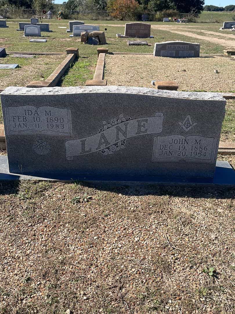 Ida M. Lane's grave. Photo 1