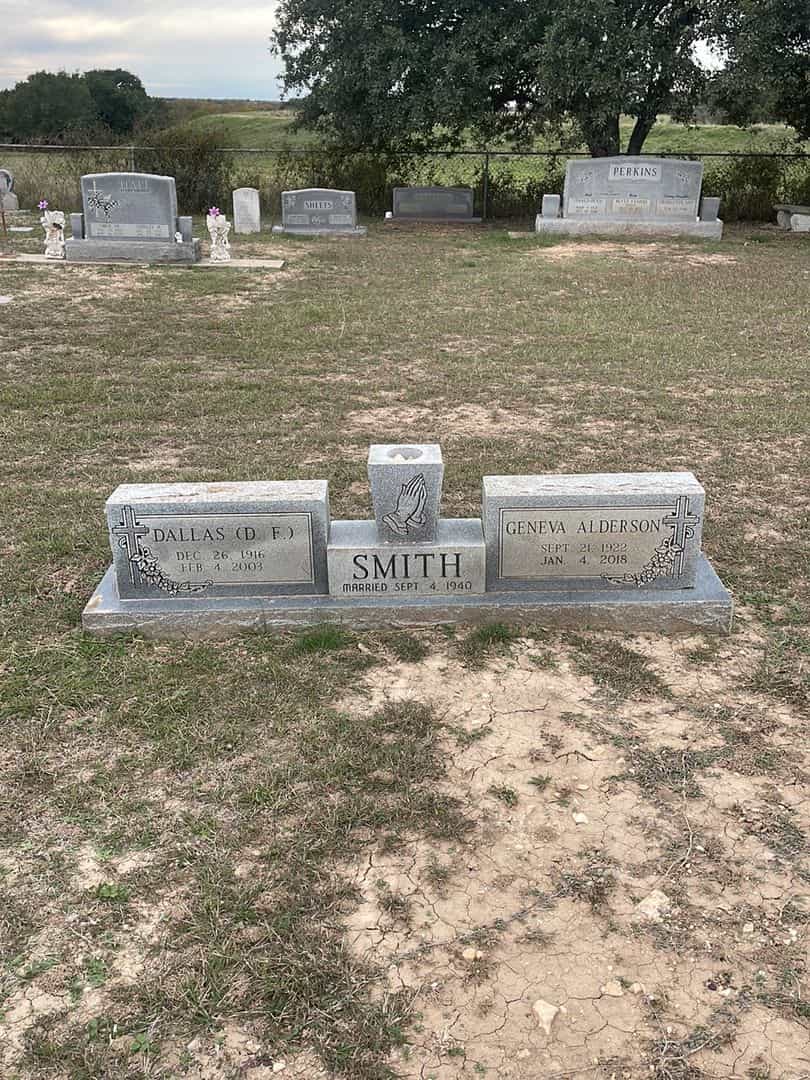 Geneva Alderson Smith's grave. Photo 2