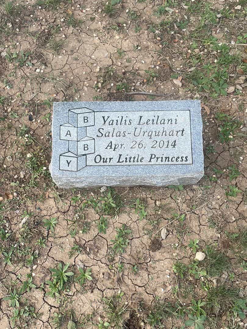 Yailis Leilani Salas-Urquhart's grave. Photo 1