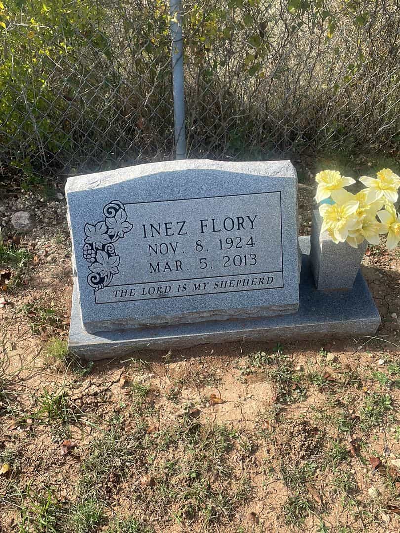 Inez Flory's grave. Photo 1