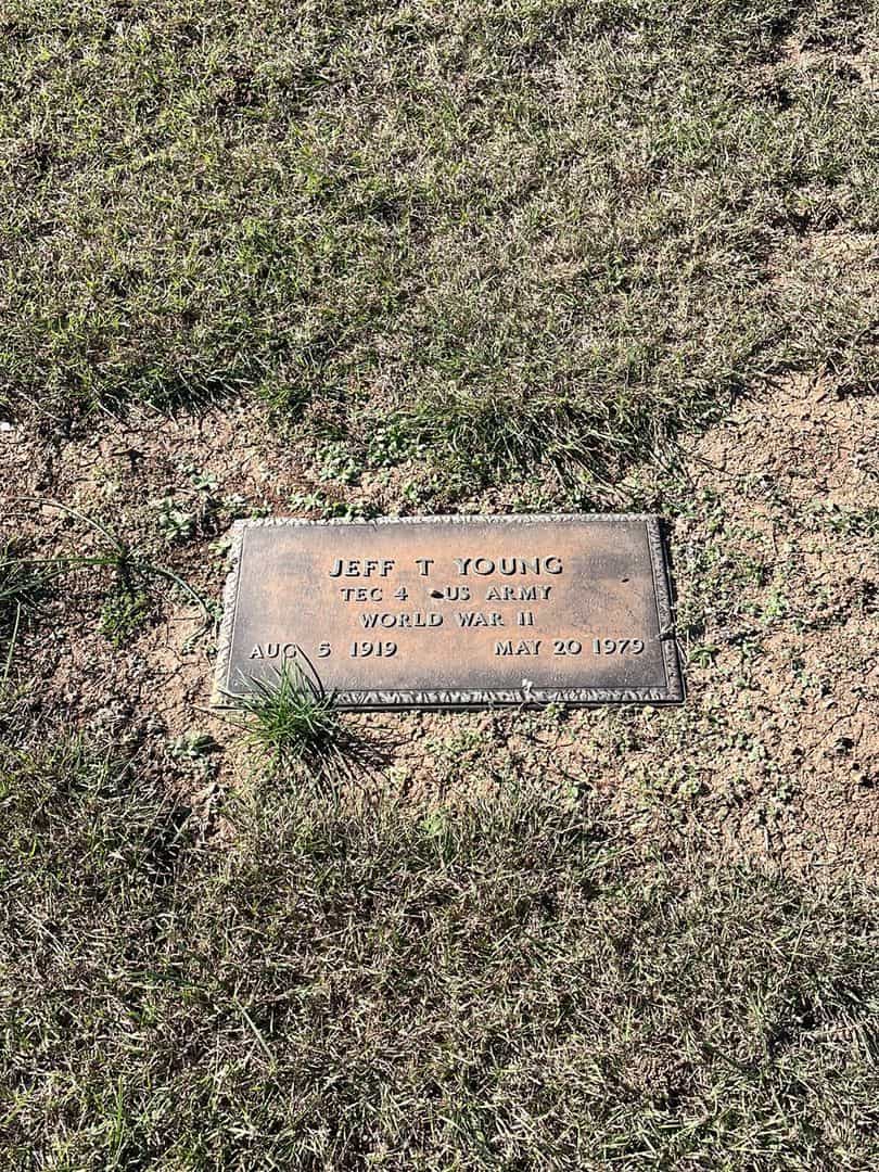 Jeff Thomas Young's grave. Photo 3