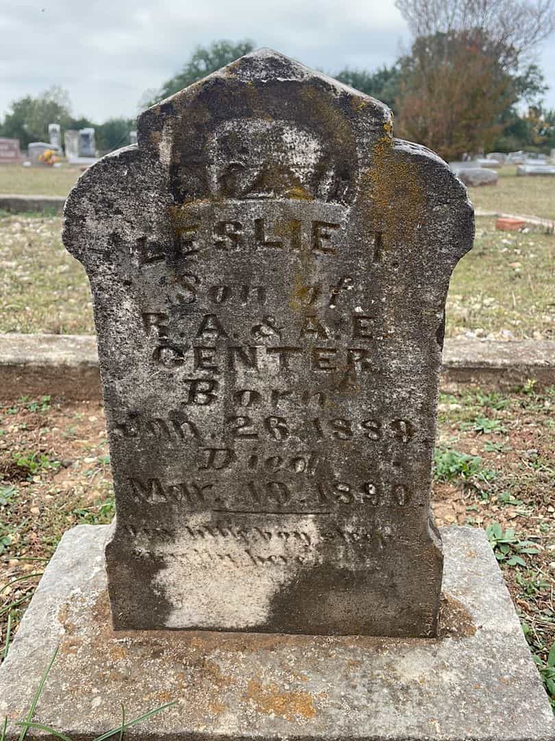 Leslie I. Genter's grave. Photo 1