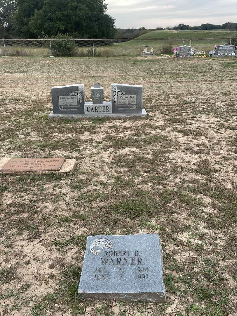 Robert D. Warner's grave. Photo 2