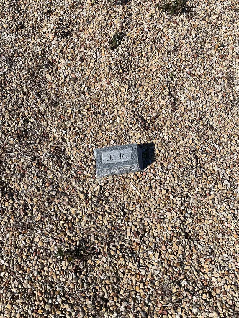 Jennie Ratliff's grave. Photo 3