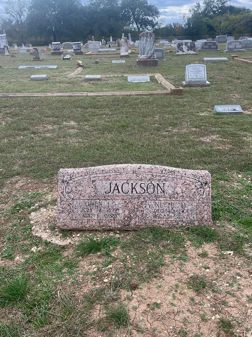 Owen L. Jackson's grave. Photo 2