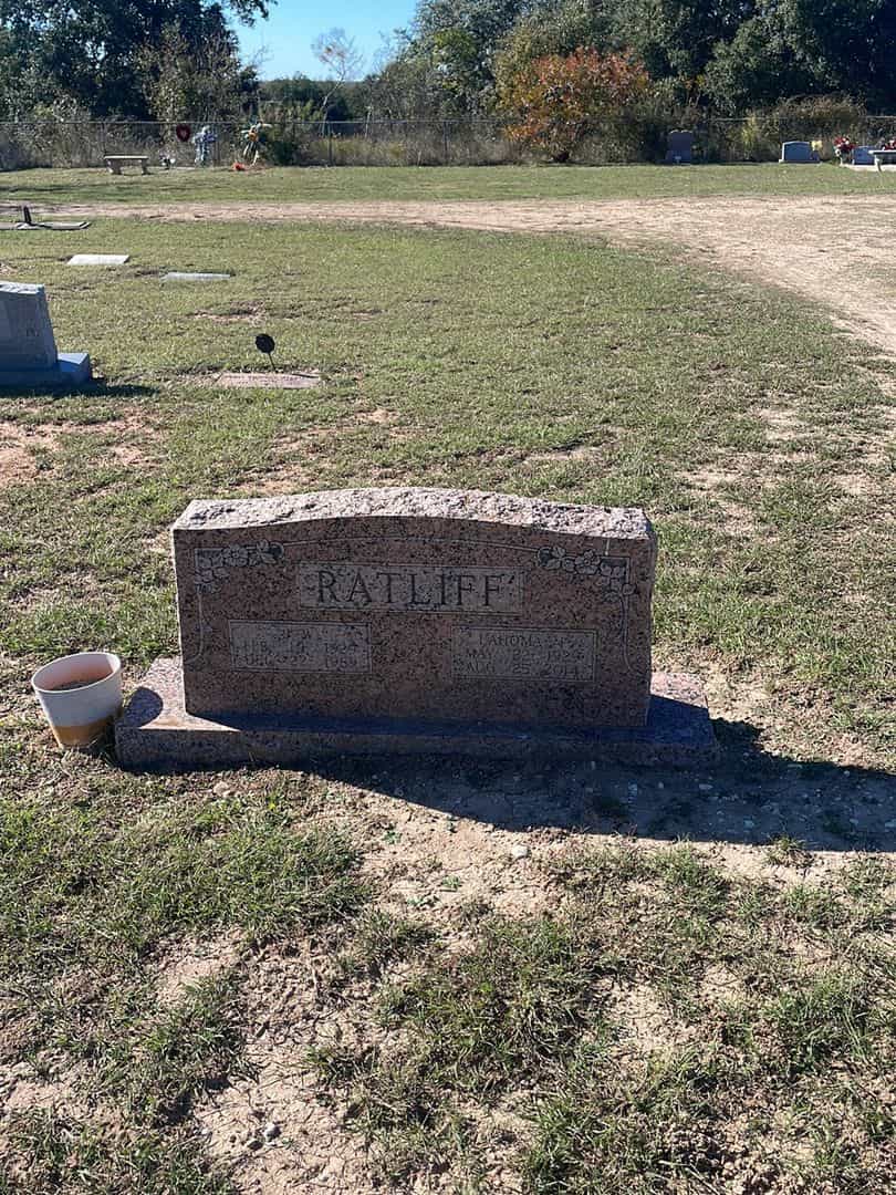 J. W. Ratliff's grave. Photo 2