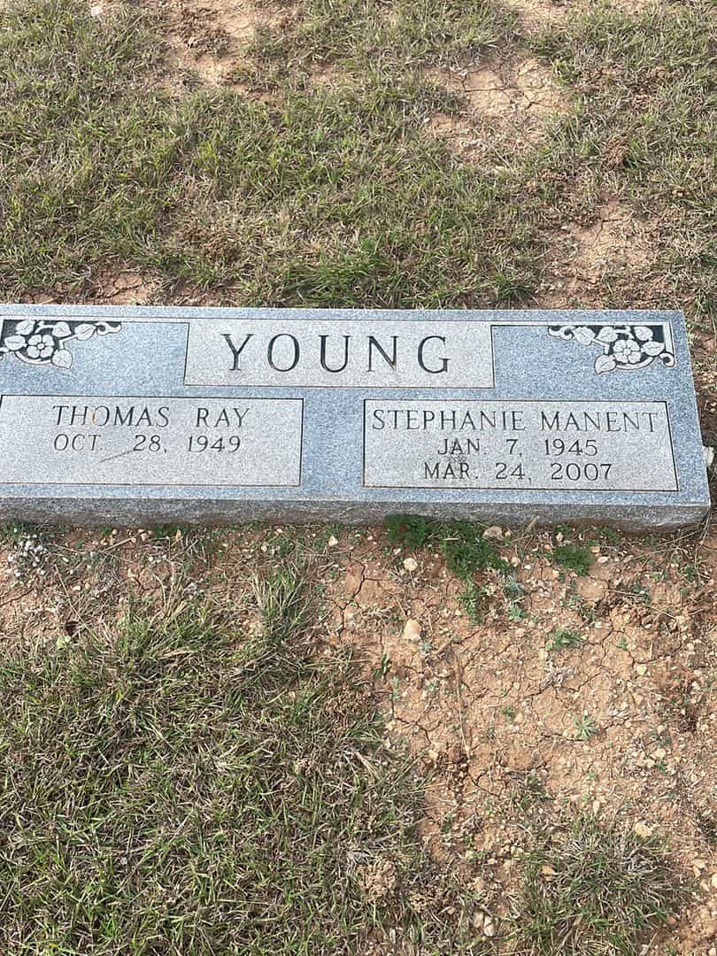 Stephanie Manent Young's grave. Photo 1