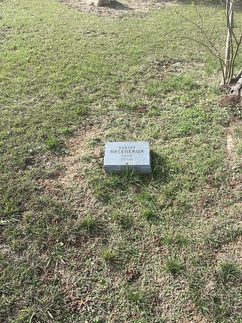 Robert Arseneaux's grave. Photo 2