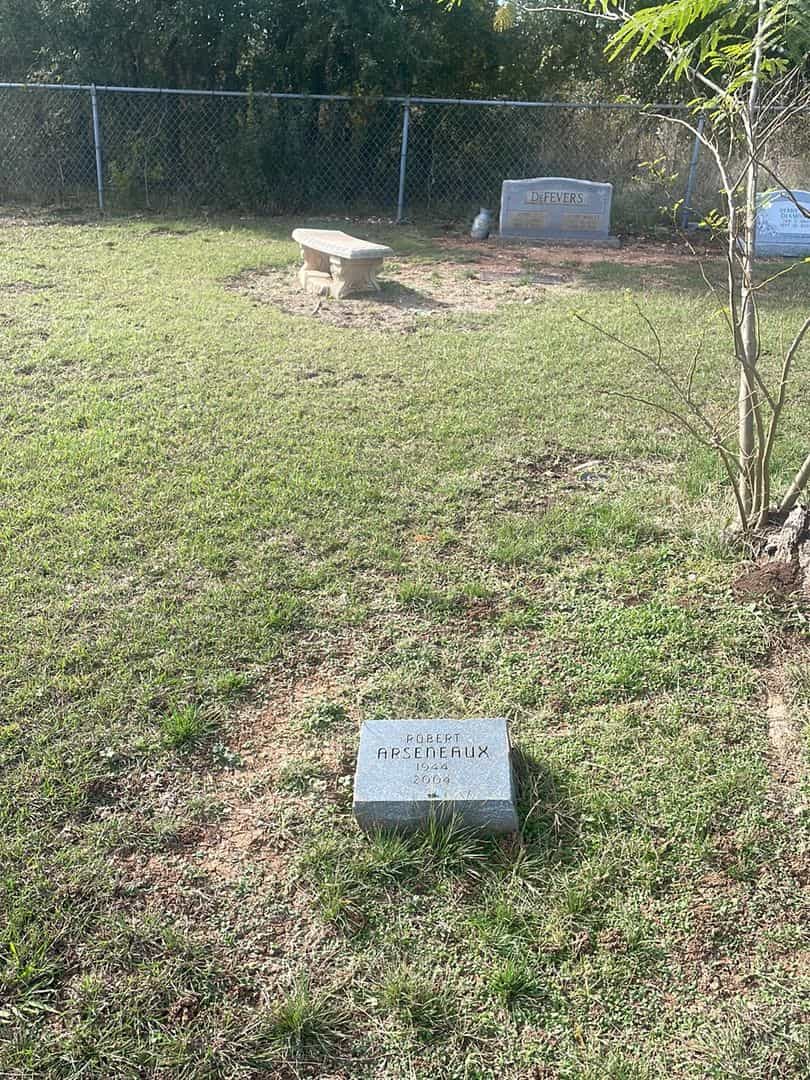 Robert Arseneaux's grave. Photo 1