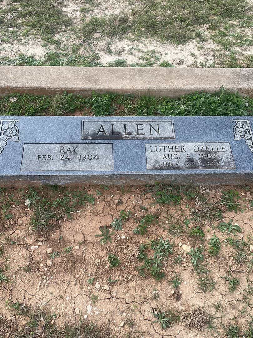 Ray Allen's grave. Photo 1