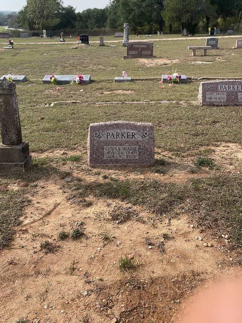 Lynna Marie Parker's grave. Photo 2