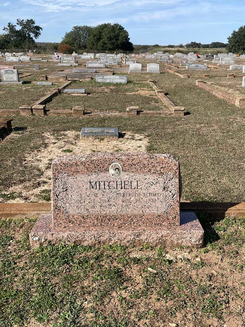 Gertrude Schmid Mitchell's grave. Photo 2