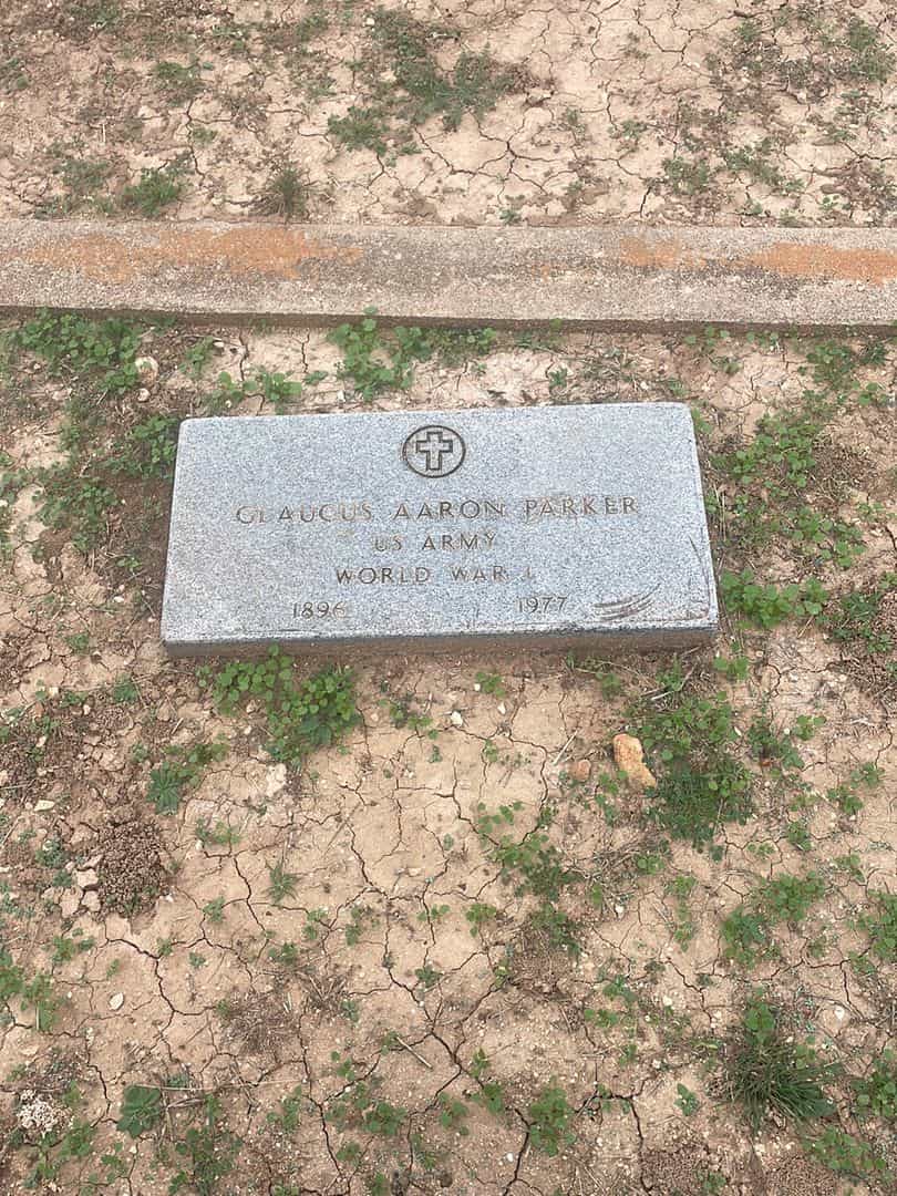 Claucus Aaron Parker's grave. Photo 1