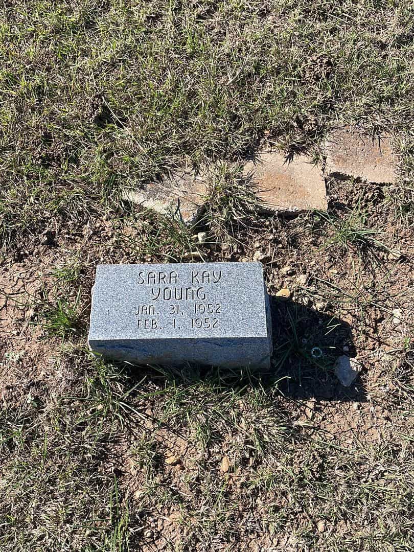 Sara Kay Young's grave. Photo 1