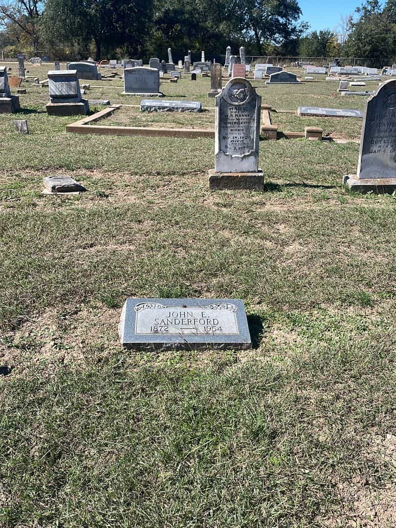 John E. Sanderford's grave. Photo 2