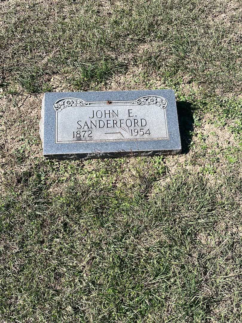 John E. Sanderford's grave. Photo 1